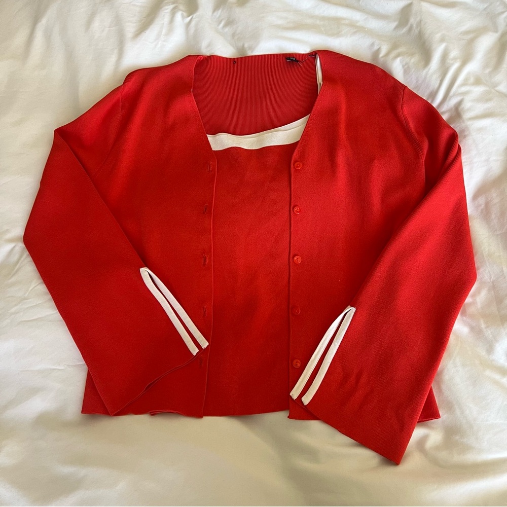 CYRUS sweater and tank set